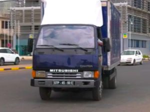 Mitsubishi Canter FE331 c/ Caixa Fechada