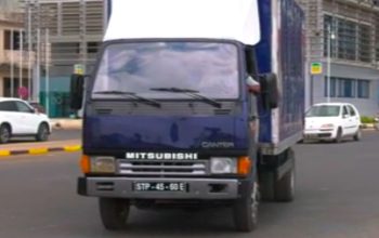 Mitsubishi Canter FE331 c/ Caixa Fechada